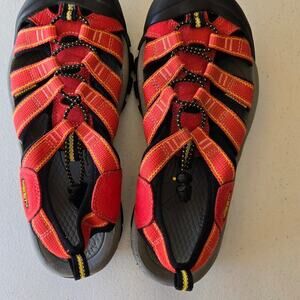 Keen Womens orange black sandals shoes size 8.5  color hiking active closed toe